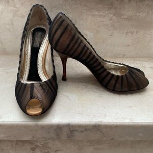 Dolce and Gabbana Tulle peep toe Pump size 35